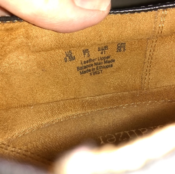 Naturalizer Black Leather Two Button Flats - Picture 6 of 6